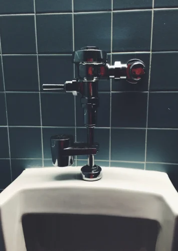 bathroom-2024-12-07-01-49-58-utc